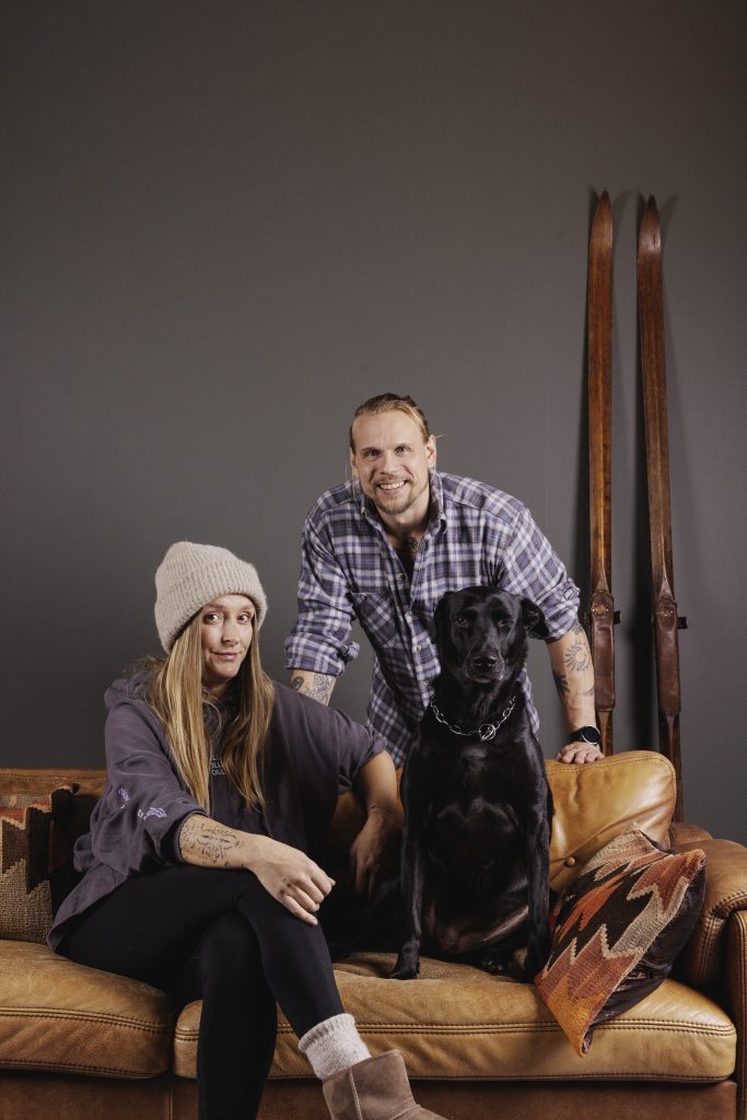 Laura Lahtinen ja Elmo Blomqvist, Terho Hills perustaja