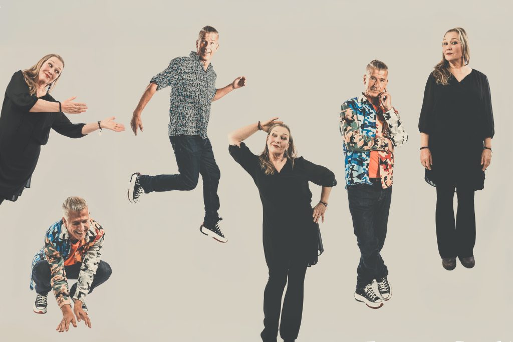 Outi Mäenpää ja Simo Routarinne, improvisaatio teatteri, luovuus, Mathildedal